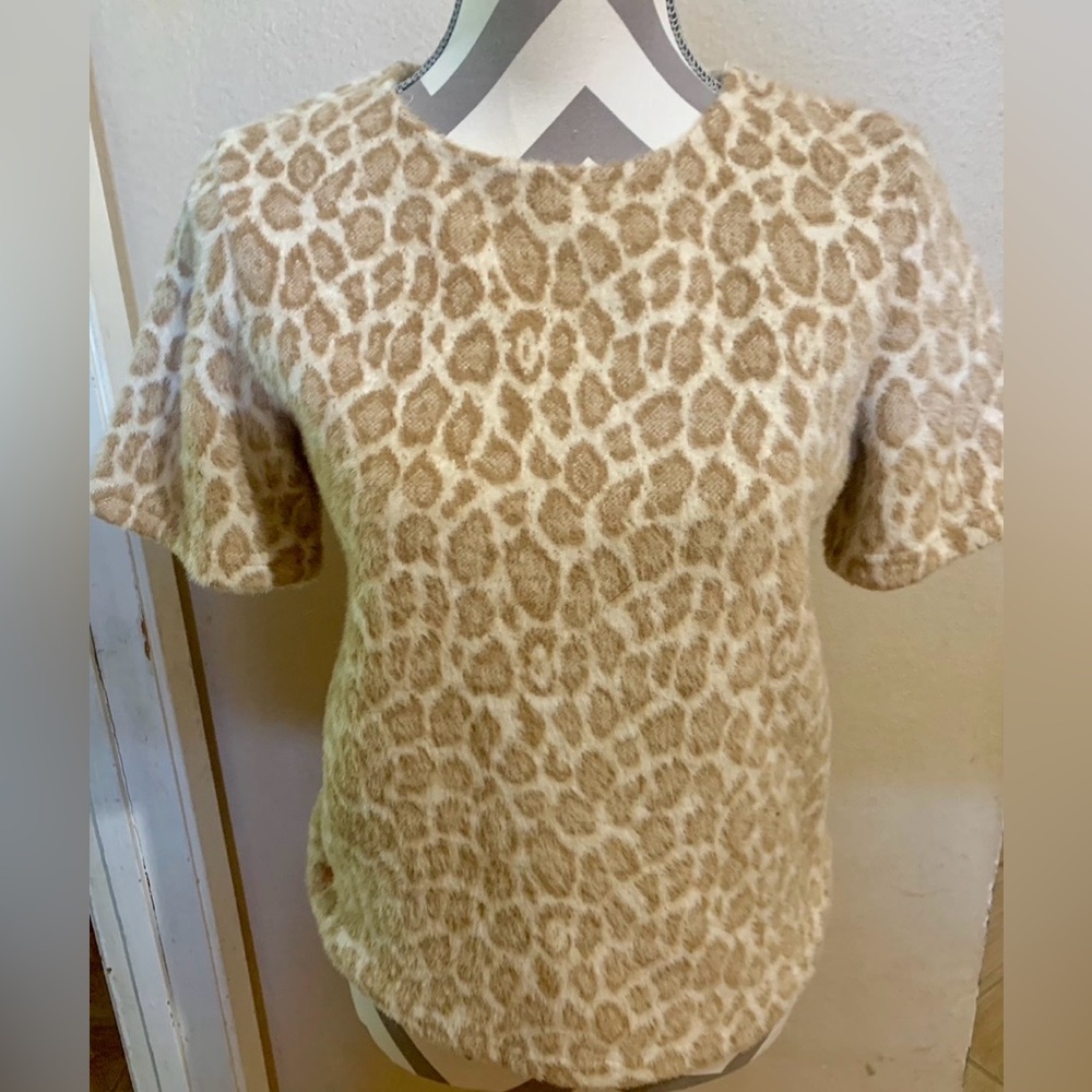 ILLA ILLA Tan Leopard Print Short Sleeve Top rabbit fur small